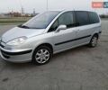 Серый Пежо 807, объемом двигателя 2 л и пробегом 295 тыс. км за 5200 $, фото 1 на Automoto.ua