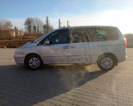Серый Пежо 807, объемом двигателя 2 л и пробегом 270 тыс. км за 5200 $, фото 1 на Automoto.ua