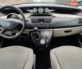 Серый Пежо 807, объемом двигателя 2 л и пробегом 286 тыс. км за 7200 $, фото 5 на Automoto.ua