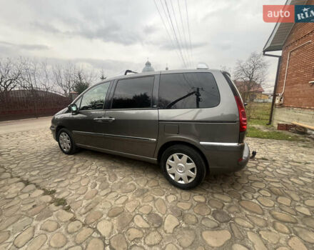 Серый Пежо 807, объемом двигателя 2 л и пробегом 300 тыс. км за 5900 $, фото 5 на Automoto.ua