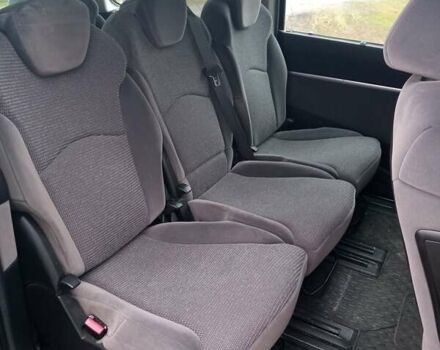Серый Пежо 807, объемом двигателя 2 л и пробегом 190 тыс. км за 7500 $, фото 3 на Automoto.ua