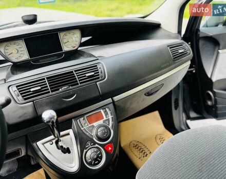 Серый Пежо 807, объемом двигателя 2 л и пробегом 206 тыс. км за 6850 $, фото 62 на Automoto.ua