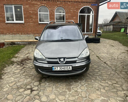 Серый Пежо 807, объемом двигателя 2 л и пробегом 300 тыс. км за 5900 $, фото 2 на Automoto.ua