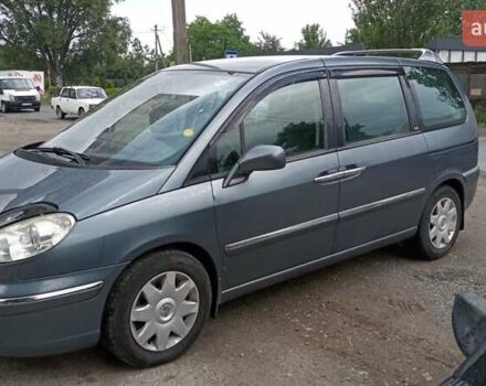 Серый Пежо 807, объемом двигателя 2 л и пробегом 190 тыс. км за 7500 $, фото 1 на Automoto.ua