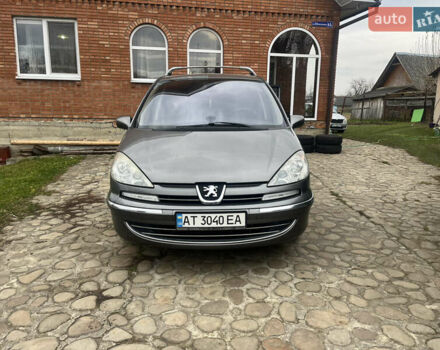 Серый Пежо 807, объемом двигателя 2 л и пробегом 300 тыс. км за 5900 $, фото 1 на Automoto.ua