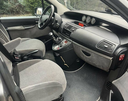 Серый Пежо 807, объемом двигателя 2 л и пробегом 300 тыс. км за 5900 $, фото 13 на Automoto.ua