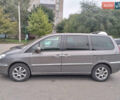 Серый Пежо 807, объемом двигателя 2 л и пробегом 245 тыс. км за 6500 $, фото 2 на Automoto.ua