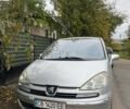 Серый Пежо 807, объемом двигателя 2.2 л и пробегом 290 тыс. км за 6000 $, фото 1 на Automoto.ua