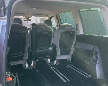 Серый Пежо 807, объемом двигателя 2.2 л и пробегом 290 тыс. км за 6000 $, фото 4 на Automoto.ua