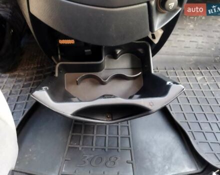 Серый Пежо 807, объемом двигателя 2 л и пробегом 259 тыс. км за 7000 $, фото 13 на Automoto.ua