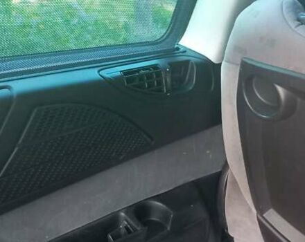 Серый Пежо 807, объемом двигателя 2 л и пробегом 265 тыс. км за 9000 $, фото 21 на Automoto.ua