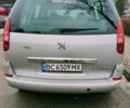 Серый Пежо 807, объемом двигателя 2 л и пробегом 248 тыс. км за 7000 $, фото 2 на Automoto.ua