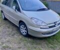 Серый Пежо 807, объемом двигателя 2 л и пробегом 218 тыс. км за 7500 $, фото 1 на Automoto.ua