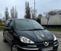 Серый Пежо 807, объемом двигателя 2 л и пробегом 270 тыс. км за 6800 $, фото 1 на Automoto.ua