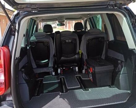 Серый Пежо 807, объемом двигателя 2 л и пробегом 183 тыс. км за 8950 $, фото 5 на Automoto.ua