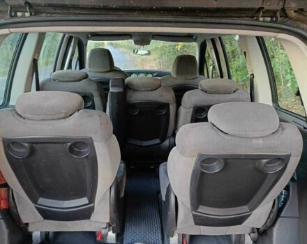 Серый Пежо 807, объемом двигателя 2.2 л и пробегом 322 тыс. км за 4700 $, фото 3 на Automoto.ua