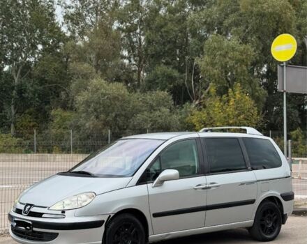 Серый Пежо 807, объемом двигателя 2.2 л и пробегом 111 тыс. км за 4200 $, фото 1 на Automoto.ua