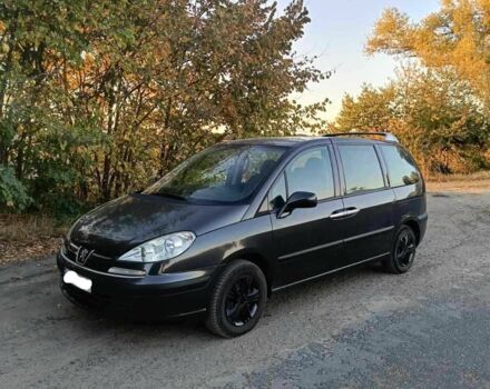 Серый Пежо 807, объемом двигателя 2.2 л и пробегом 322 тыс. км за 4700 $, фото 1 на Automoto.ua