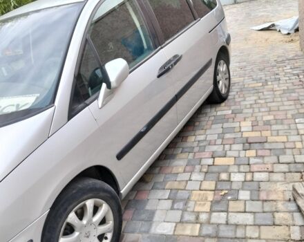 Серый Пежо 807, объемом двигателя 2.2 л и пробегом 274 тыс. км за 3600 $, фото 1 на Automoto.ua