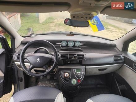 Сірий Пежо 807, об'ємом двигуна 2 л та пробігом 300 тис. км за 3750 $, фото 1 на Automoto.ua