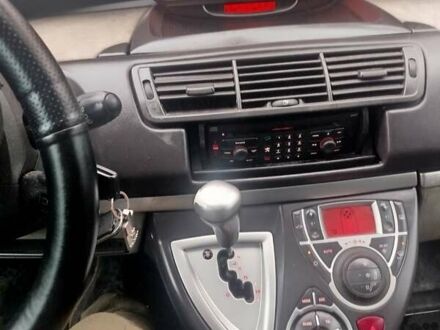 Серый Пежо 807, объемом двигателя 2 л и пробегом 330 тыс. км за 6000 $, фото 1 на Automoto.ua