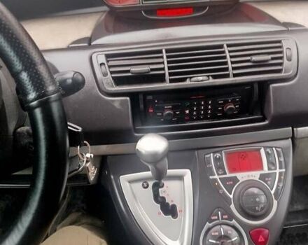 Серый Пежо 807, объемом двигателя 2 л и пробегом 330 тыс. км за 6000 $, фото 1 на Automoto.ua