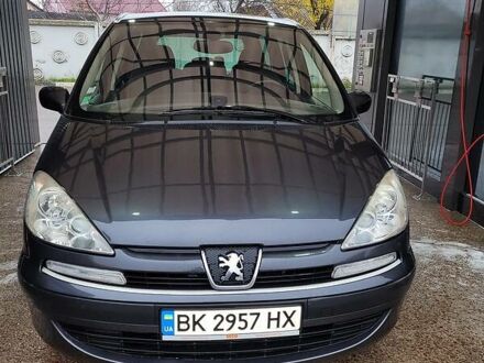 Пежо 807 2007 у Рівному на Automoto.ua Сірий Пежо 807, об'ємом двигуна 2 л та пробігом 243 тис. км за 6400 $, фото 1 на Automoto.ua