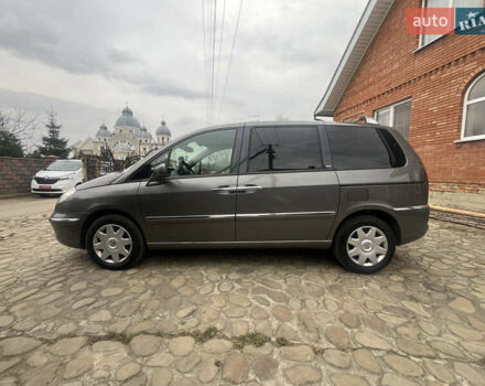 Серый Пежо 807, объемом двигателя 2 л и пробегом 300 тыс. км за 5900 $, фото 1 на Automoto.ua