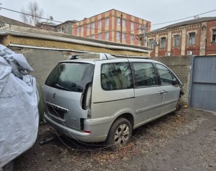 Сірий Пежо 807, об'ємом двигуна 0 л та пробігом 200 тис. км за 2000 $, фото 1 на Automoto.ua