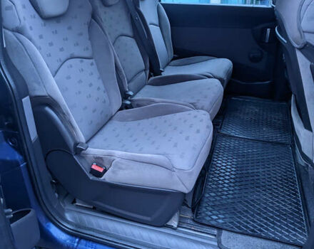 Синий Пежо 807, объемом двигателя 2 л и пробегом 303 тыс. км за 5300 $, фото 14 на Automoto.ua