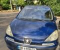 Синий Пежо 807, объемом двигателя 2.2 л и пробегом 300 тыс. км за 3700 $, фото 1 на Automoto.ua