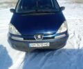 Синий Пежо 807, объемом двигателя 2 л и пробегом 450 тыс. км за 4000 $, фото 1 на Automoto.ua