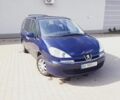 Синий Пежо 807, объемом двигателя 2 л и пробегом 270 тыс. км за 3200 $, фото 1 на Automoto.ua