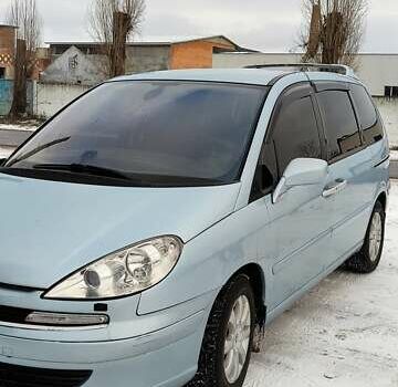 Синий Пежо 807, объемом двигателя 2.2 л и пробегом 330 тыс. км за 4000 $, фото 1 на Automoto.ua