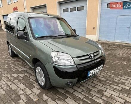 Зеленый Пежо 807, объемом двигателя 1.6 л и пробегом 137 тыс. км за 5000 $, фото 5 на Automoto.ua