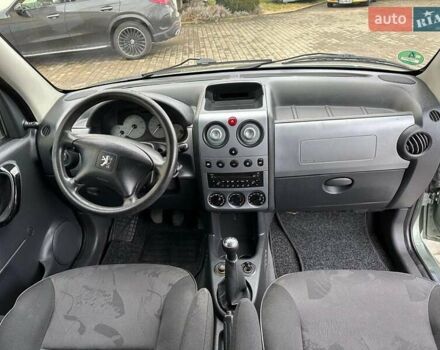 Зеленый Пежо 807, объемом двигателя 1.6 л и пробегом 137 тыс. км за 5000 $, фото 2 на Automoto.ua