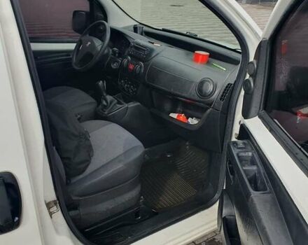 Белый Пежо Биппер груз.-пасс., объемом двигателя 1.2 л и пробегом 216 тыс. км за 4000 $, фото 2 на Automoto.ua