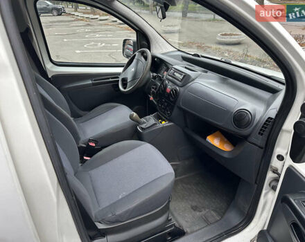 Білий Пежо Біппер вант.-пас., об'ємом двигуна 1.4 л та пробігом 270 тис. км за 3999 $, фото 11 на Automoto.ua