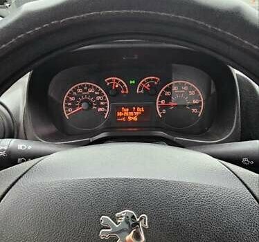 Пежо Биппер груз.-пасс. 2011 в Житомире на Automoto.ua Белый Пежо Биппер груз.-пасс., объемом двигателя 1.4 л и пробегом 263 тыс. км за 3950 $, фото 6 на Automoto.ua