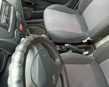 Белый Пежо Биппер груз.-пасс., объемом двигателя 1.4 л и пробегом 300 тыс. км за 3500 $, фото 2 на Automoto.ua