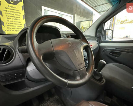 Белый Пежо Биппер груз.-пасс., объемом двигателя 1.4 л и пробегом 387 тыс. км за 4500 $, фото 2 на Automoto.ua