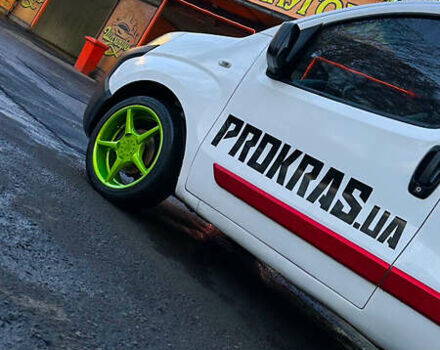 Белый Пежо Биппер груз.-пасс., объемом двигателя 1.4 л и пробегом 387 тыс. км за 4500 $, фото 5 на Automoto.ua