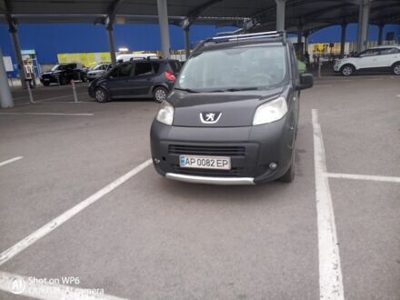 Черный Пежо Биппер груз.-пасс., объемом двигателя 1.2 л и пробегом 5 тыс. км за 5700 $, фото 1 на Automoto.ua