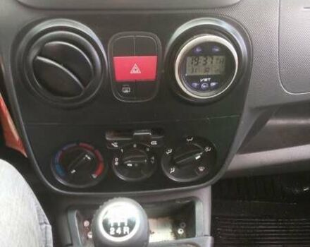 Червоний Пежо Біппер вант.-пас., об'ємом двигуна 1.4 л та пробігом 280 тис. км за 3800 $, фото 5 на Automoto.ua