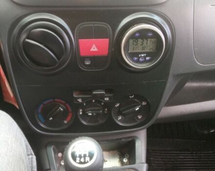 Червоний Пежо Біппер вант.-пас., об'ємом двигуна 1.4 л та пробігом 280 тис. км за 3200 $, фото 6 на Automoto.ua