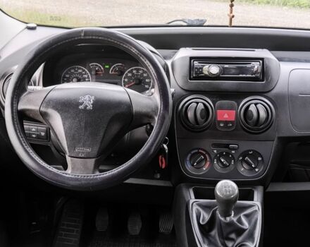 Серый Пежо Биппер груз.-пасс., объемом двигателя 1.4 л и пробегом 270 тыс. км за 5200 $, фото 4 на Automoto.ua