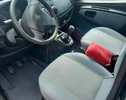 Серый Пежо Биппер груз.-пасс., объемом двигателя 1.25 л и пробегом 136 тыс. км за 8600 $, фото 3 на Automoto.ua