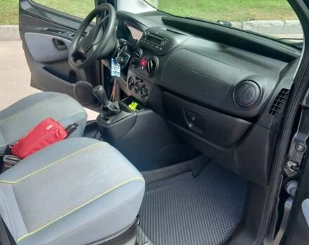 Серый Пежо Биппер груз.-пасс., объемом двигателя 1.25 л и пробегом 136 тыс. км за 8600 $, фото 5 на Automoto.ua