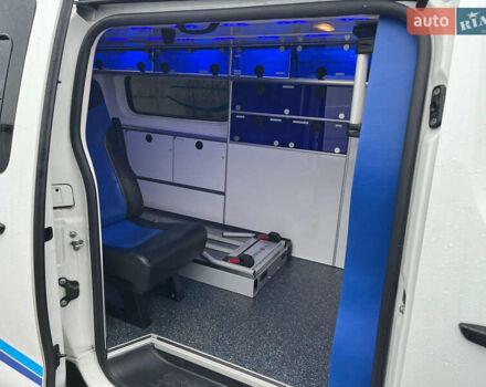 Белый Пежо Эксперт груз.-пасс., объемом двигателя 0 л и пробегом 260 тыс. км за 22800 $, фото 4 на Automoto.ua