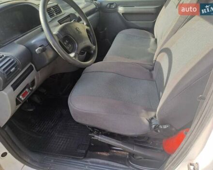 Белый Пежо Эксперт груз.-пасс., объемом двигателя 1.87 л и пробегом 250 тыс. км за 4500 $, фото 5 на Automoto.ua